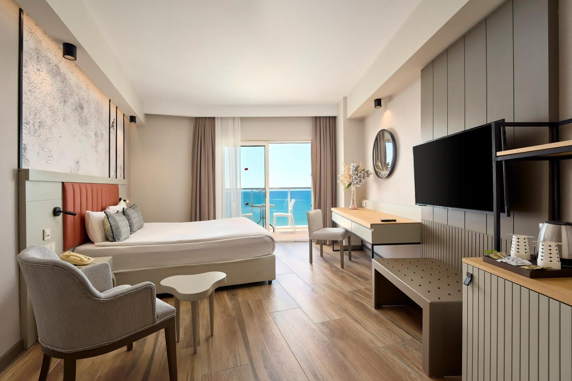 Double or Twin Room Partial Sea View